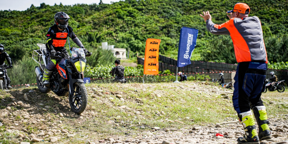 300元就能享受原廠課程暢快噴沙!KTM Riders Academy 多功能車訓練營