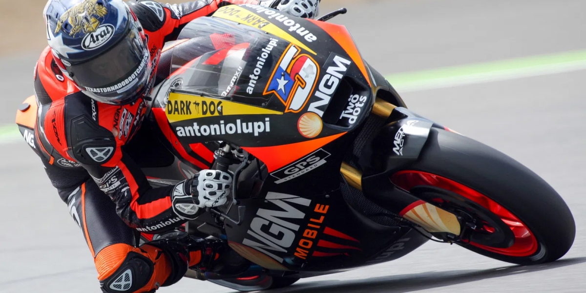 35萬台幣買MotoGP賽車?Suter-BMW MMXI CRT賽車拍賣中!