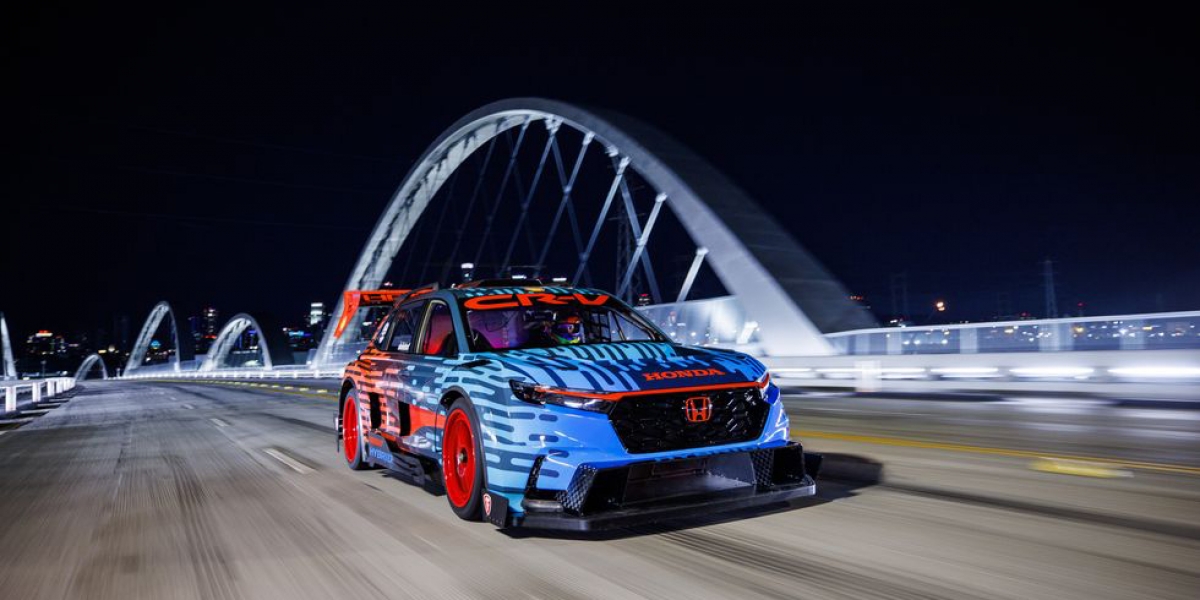 「披著羊皮的野獸」 Honda CR-V Hybrid Racer 超過800匹的CR-V賽車亮相!