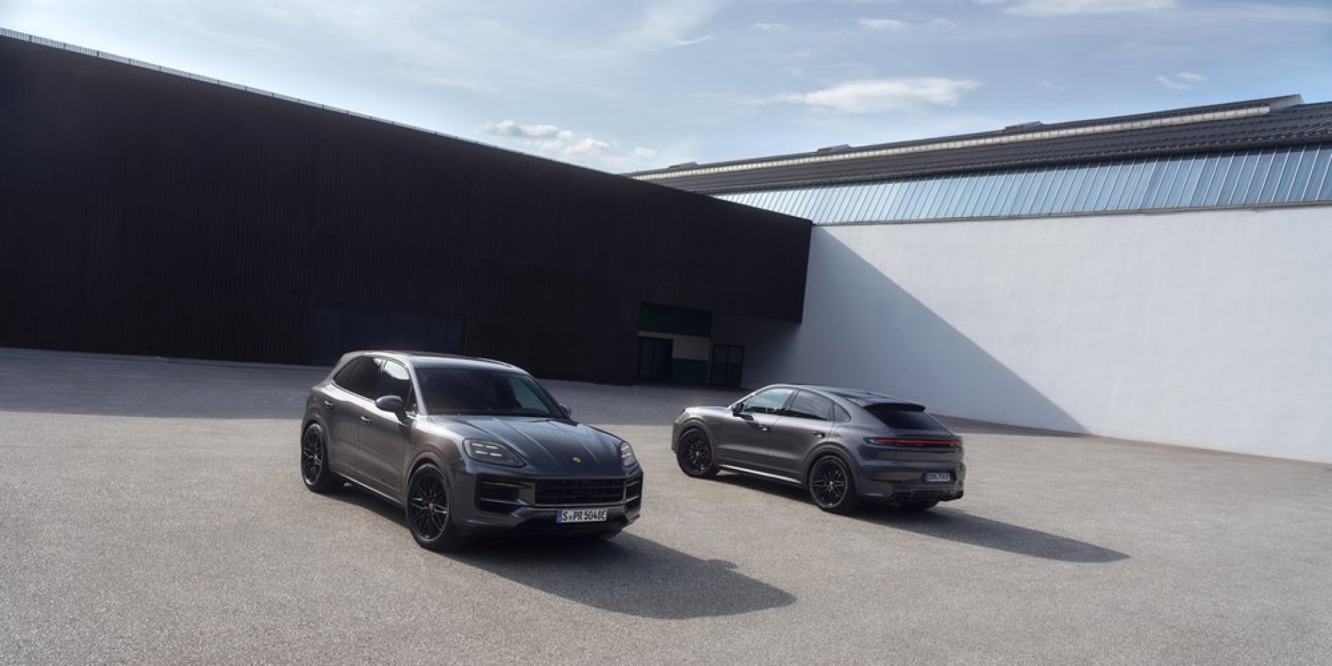 專屬外觀內裝、更多舒適配備！全新 Cayenne Black Edition 英國 Goodwood 速度嘉年華首度亮相