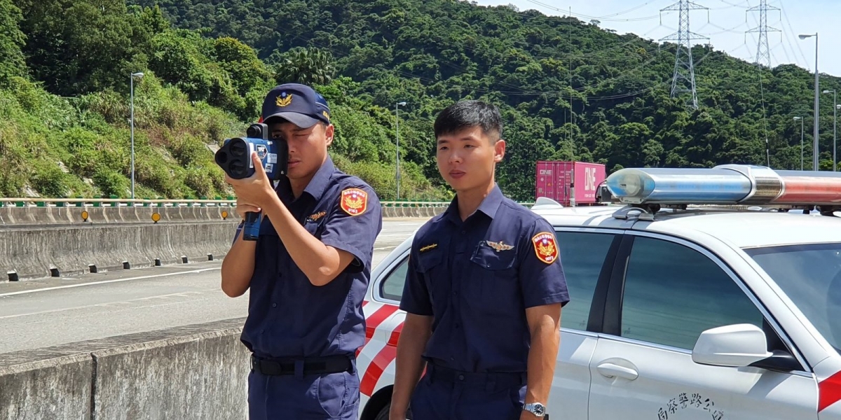 60萬取締神器上線囉!全黑路段照樣取締沒問題!