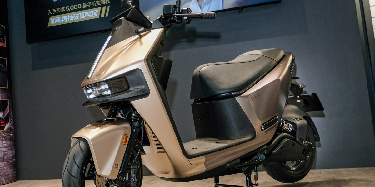 星宇加持,Gogoro Pulse 潮酷登場!Gogoro Pulse Starwalker Edition 星宇航空特仕版 開啟貼地飛行體驗