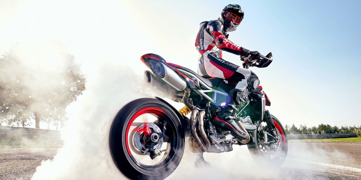狂放好動份子。DUCATI Hypermotard 950 RVE 新塗裝式樣發表!