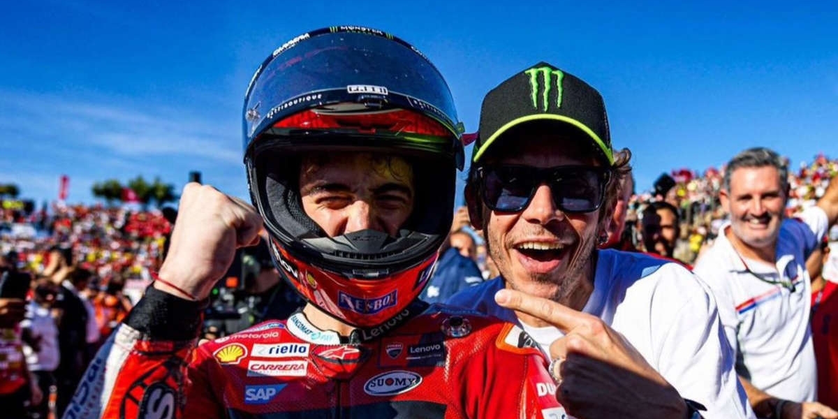 VR46的精神傳承!在Marco Bezzecchi獲勝之後,Valentino Rossi的意志依然存在於MotoGP!