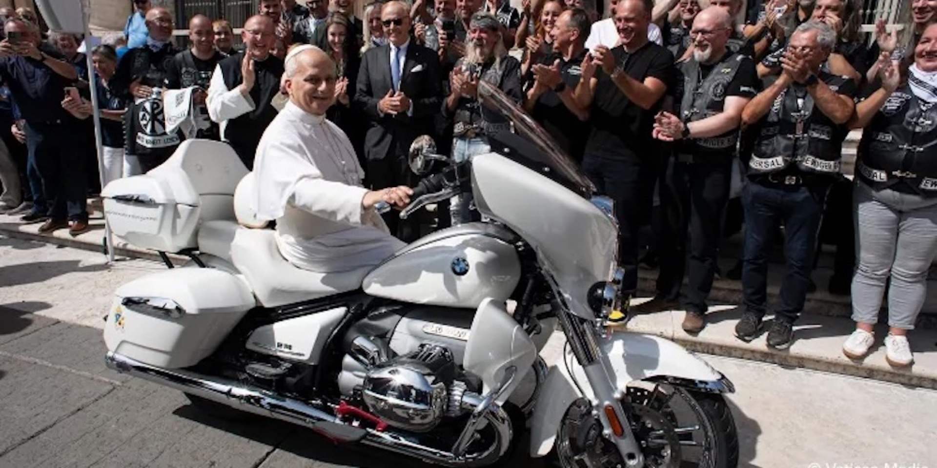 BMW R 18 Transcontinental「教宗特仕版」十月即將拍賣，全數收益捐助馬達加斯加兒童！