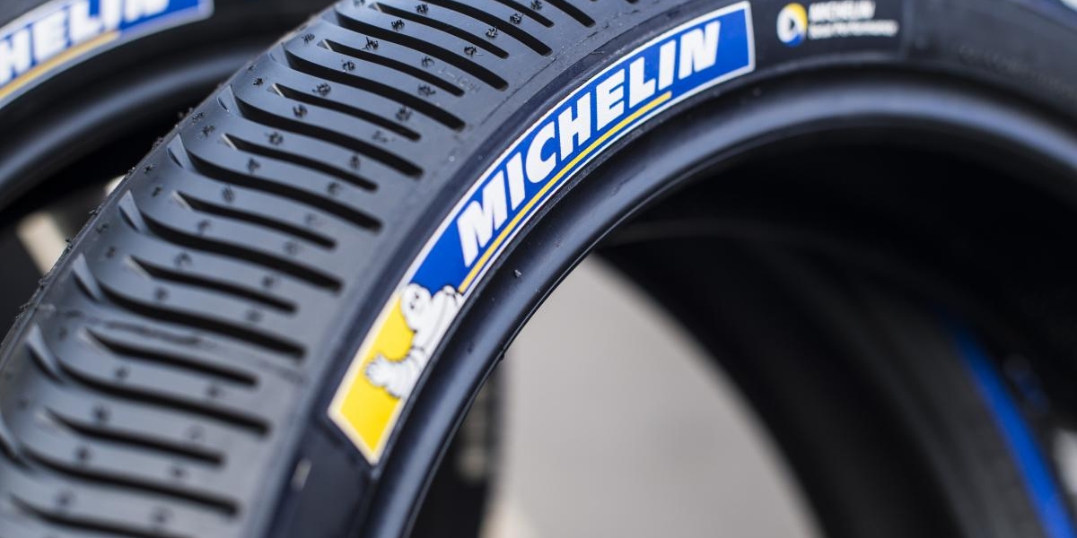 TC的編輯視角│時速350公里下的有雨地濕!MotoGP車手在雨天的比賽方式?