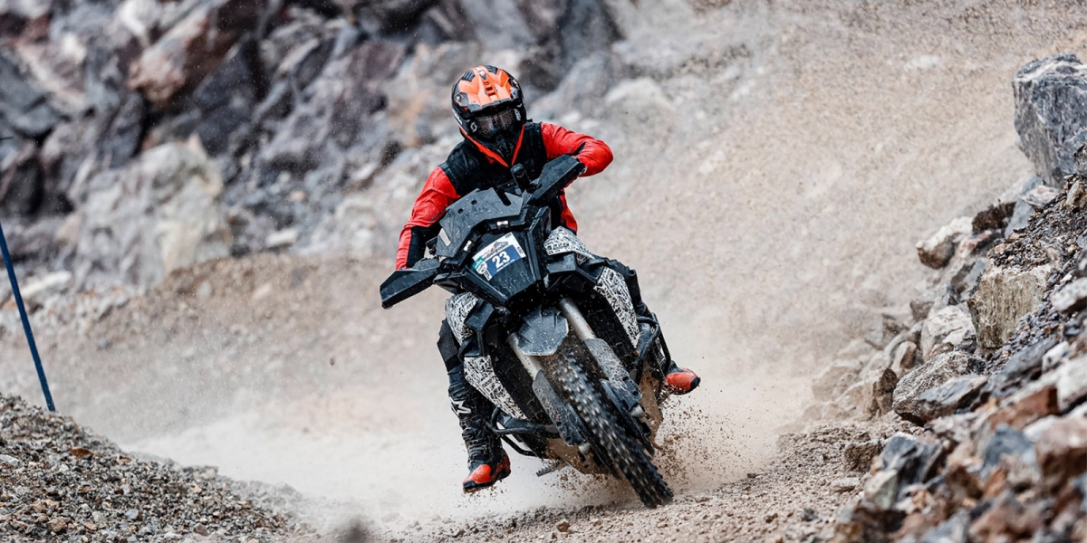 半自動冒險神器! KTM 在 Erzbergrodeo enduro 賽事神秘亮相 AMT 概念車款