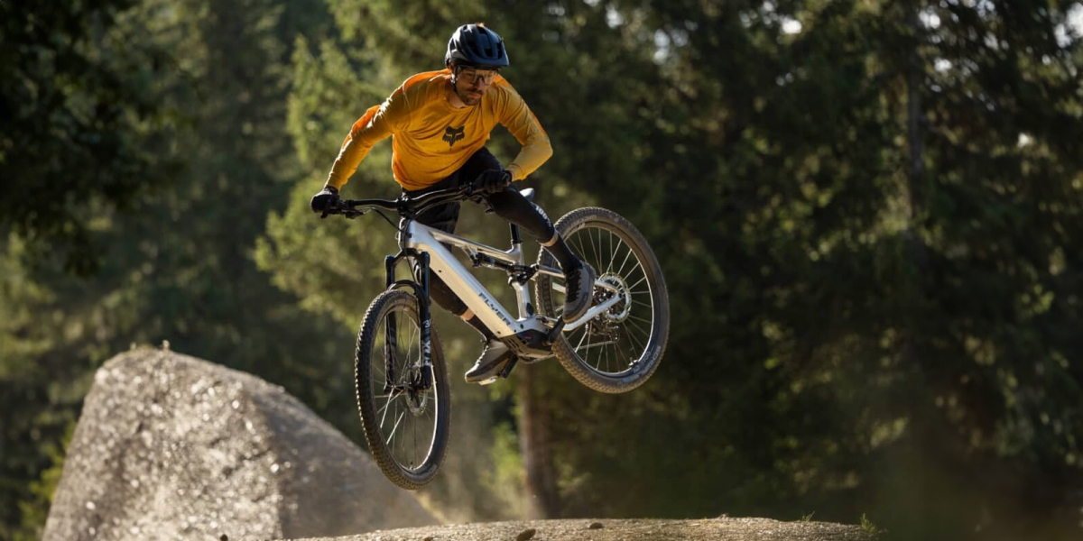 只有18公斤的超輕碳纖維電動登山車,Flyers Uproc SL:X 震撼登場!