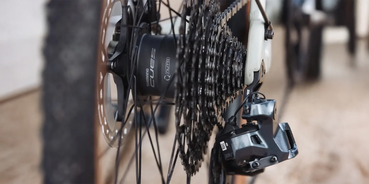 自行車迷注意!Shimano Q'Auto登場,踩踏發電的「無電池變速神器」來啦!