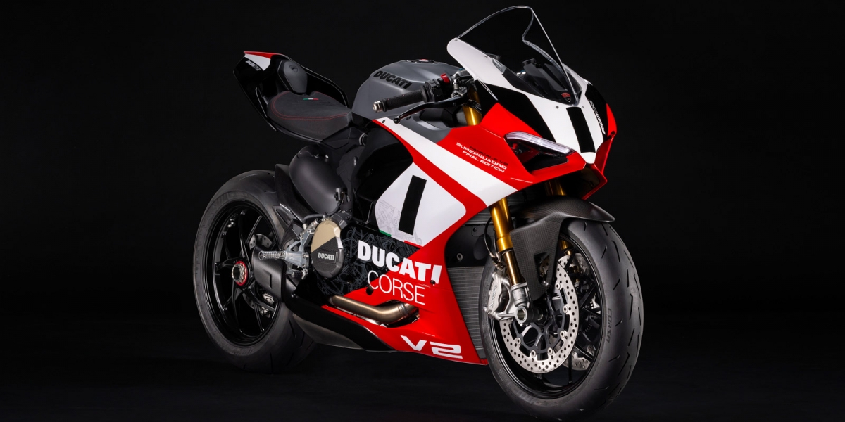 歷史的終章:限量 555 台的 Panigale V2 Superquadro Final Edition。致敬最複雜雙缸引擎