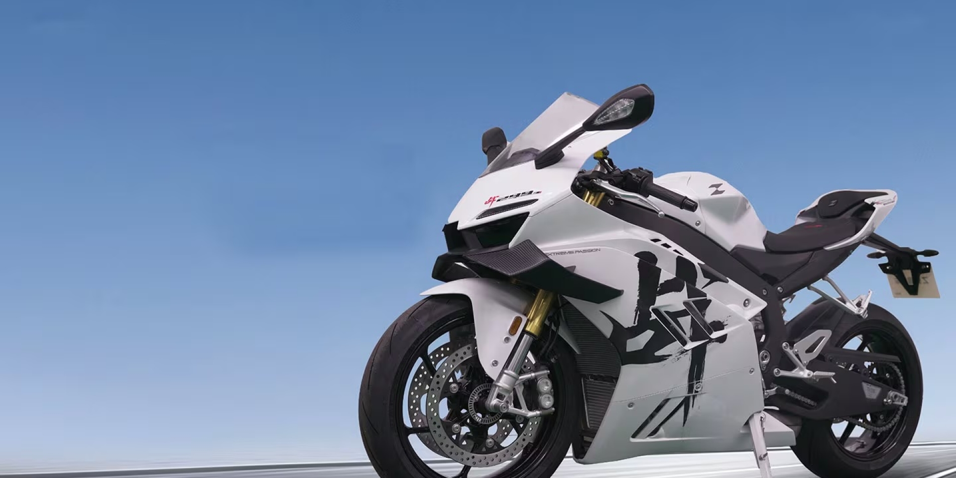 Kove 創辦人新作曝光！ZXJC 820RR 直三仿賽正式瞄準 MV F3 等級