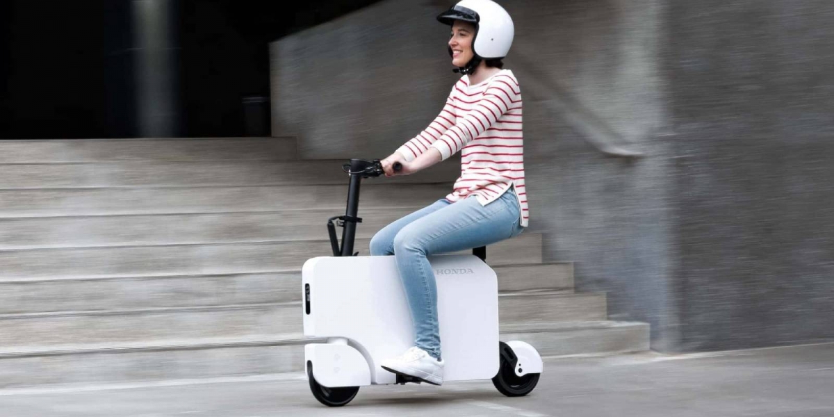 Honda Motocompacto:0.6匹馬力、15Nm扭力、極速24公里、續航20公里的電動折疊鋼琴車!