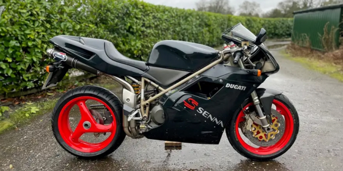 致敬車神Senna的經典之作:Ducati 916 Senna III 即將拍賣