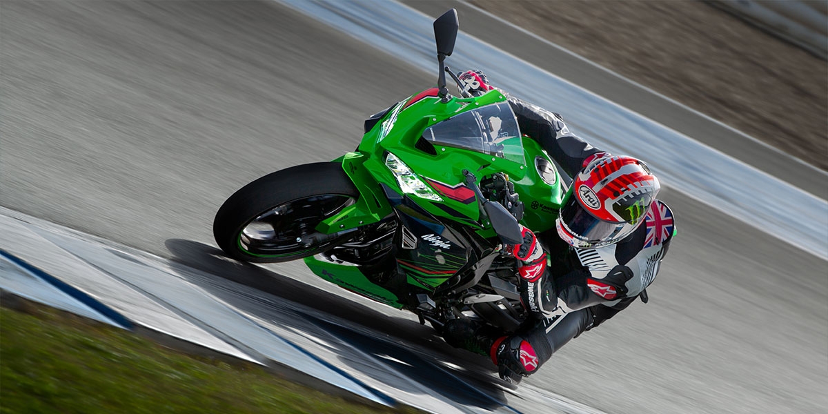 RR車型、全彩儀表、懸吊可調升級!2023 KAWASAKI ZX-25R/RR 印尼發表