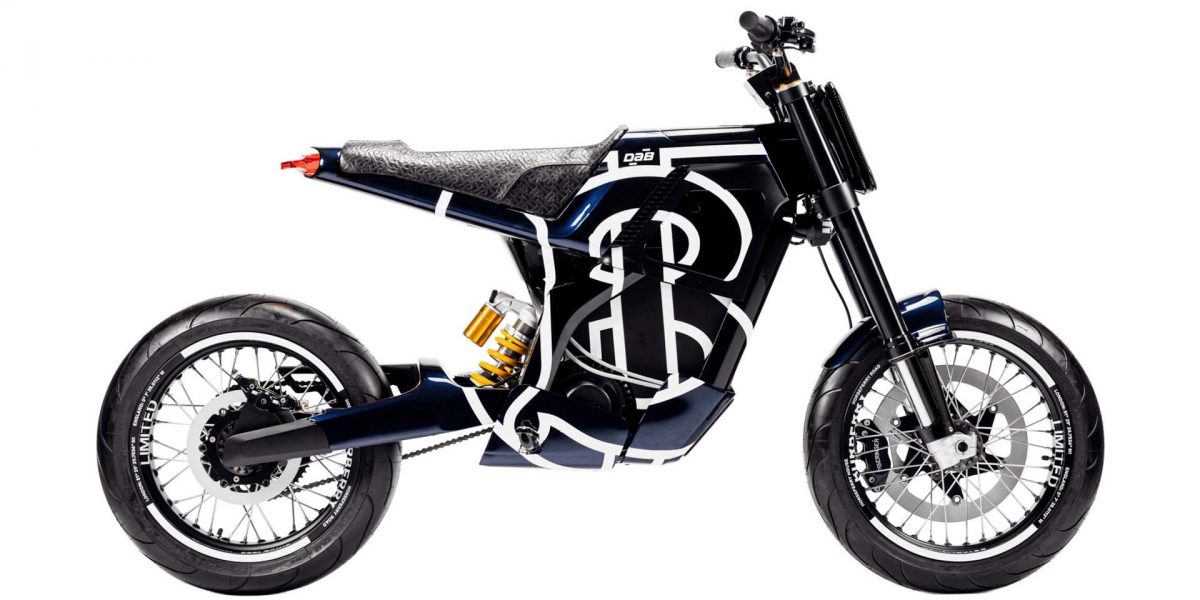 時尚的英法聯軍通勤 ! DAB Motors x BURBERRY聯名推出Concept-E RS BURBERRY edition
