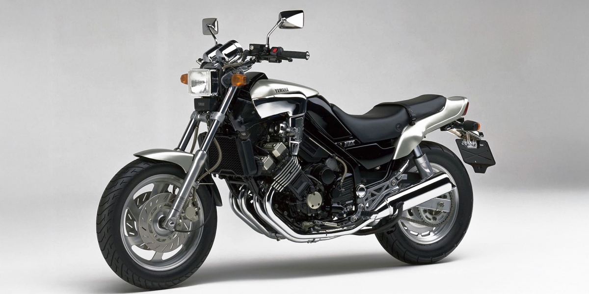 怪騎物語。Yamaha FZX750:五氣門四缸、94匹馬力、承襲Vmax基因,更融入日常的「美式肌肉街霸」!