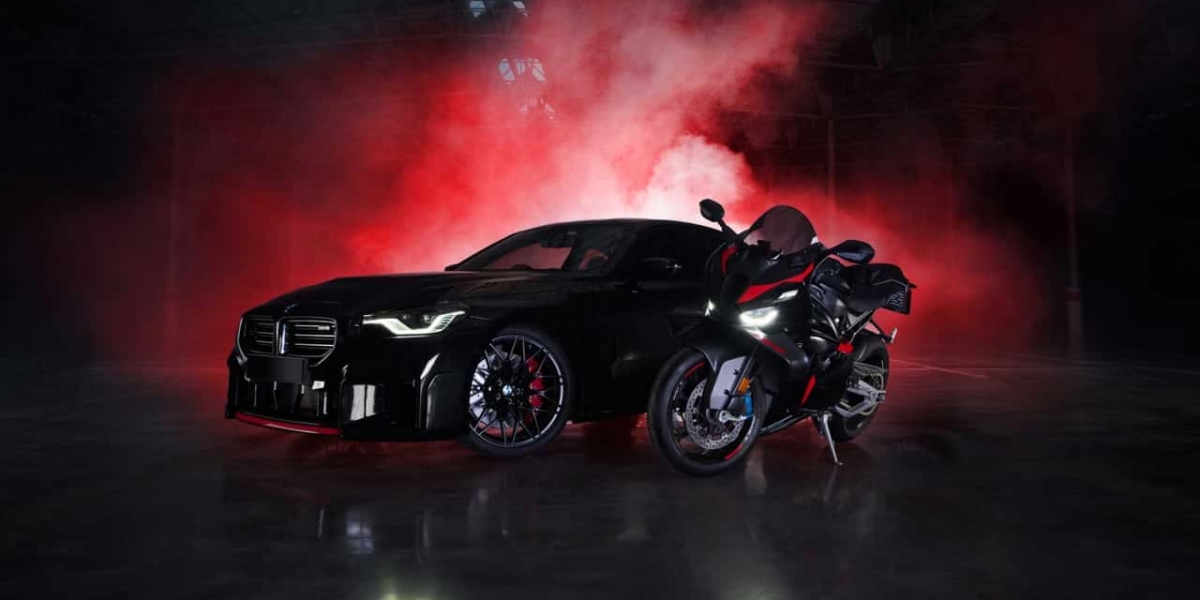 跨界聯名！BMW M 1000 RR M2特仕版登場，超跑與仿賽穿上同一套曜石黑戰袍