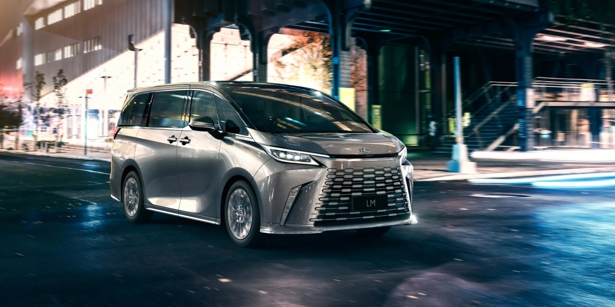 全新2.4渦輪油電動力、新增六座車型 第二代Lexus LM 2023上海車展發表