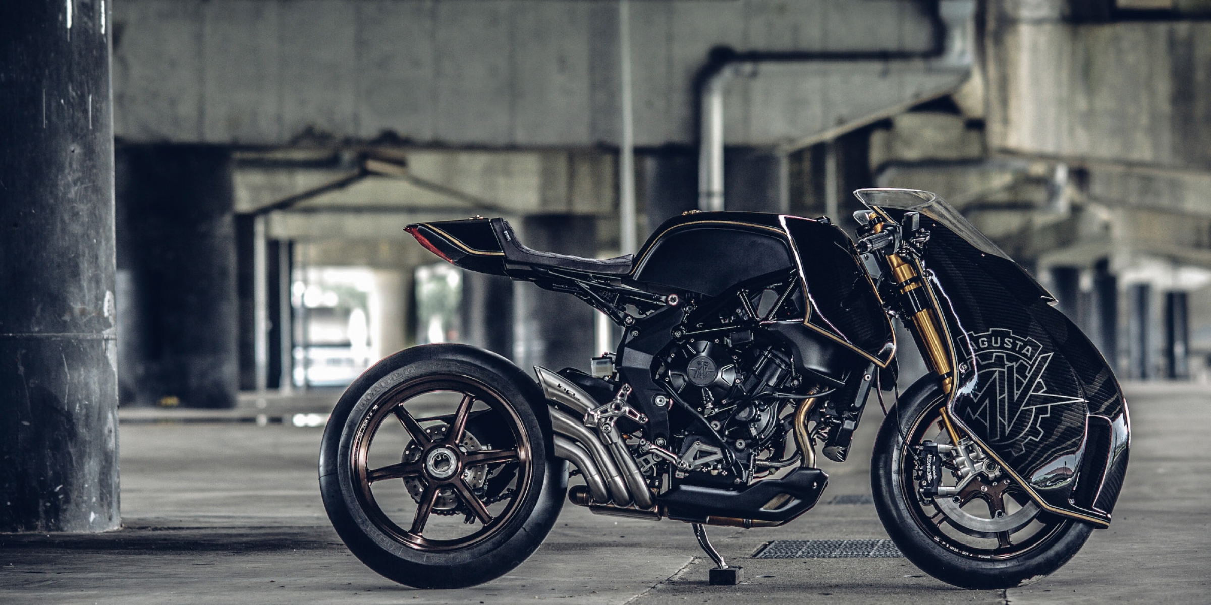 巧奪天工的改裝車。ROUGH CRAFTS x MV AGUSTA Brutale 800 RR