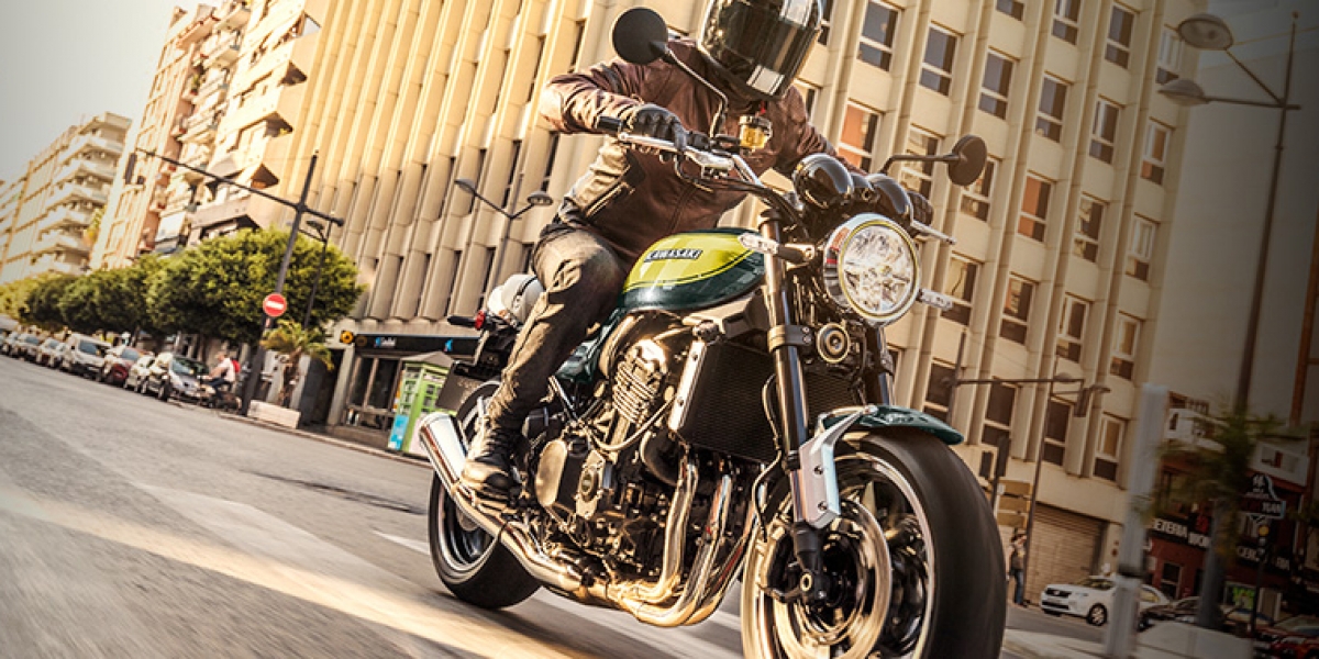 深綠配金黃!2024 KAWASAKI Z900RS Yellow Ball Edition 新塗裝日本亮相