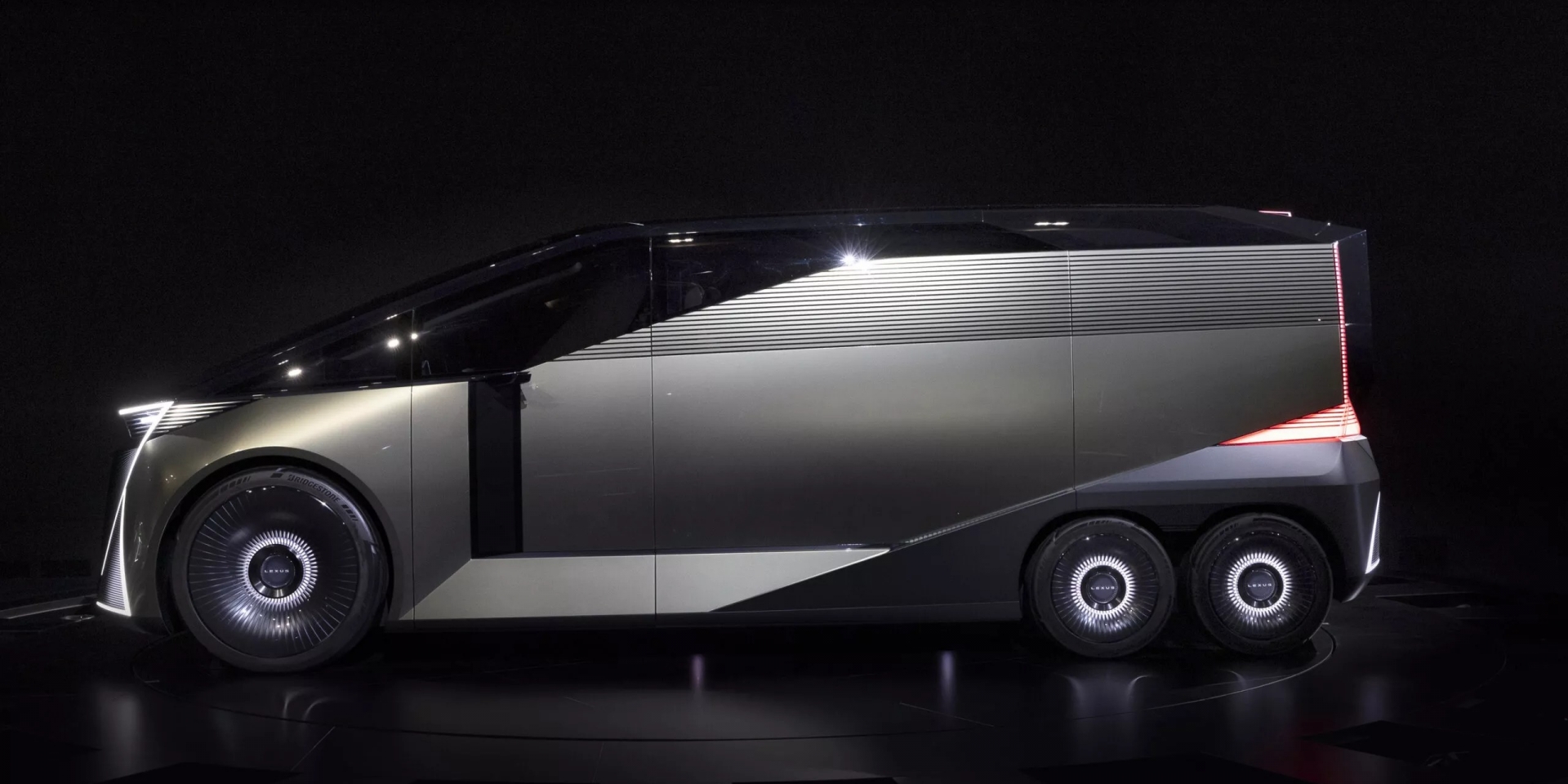 Lexus LS車系極致進化 六輪、轎跑、微型車輛一次現身