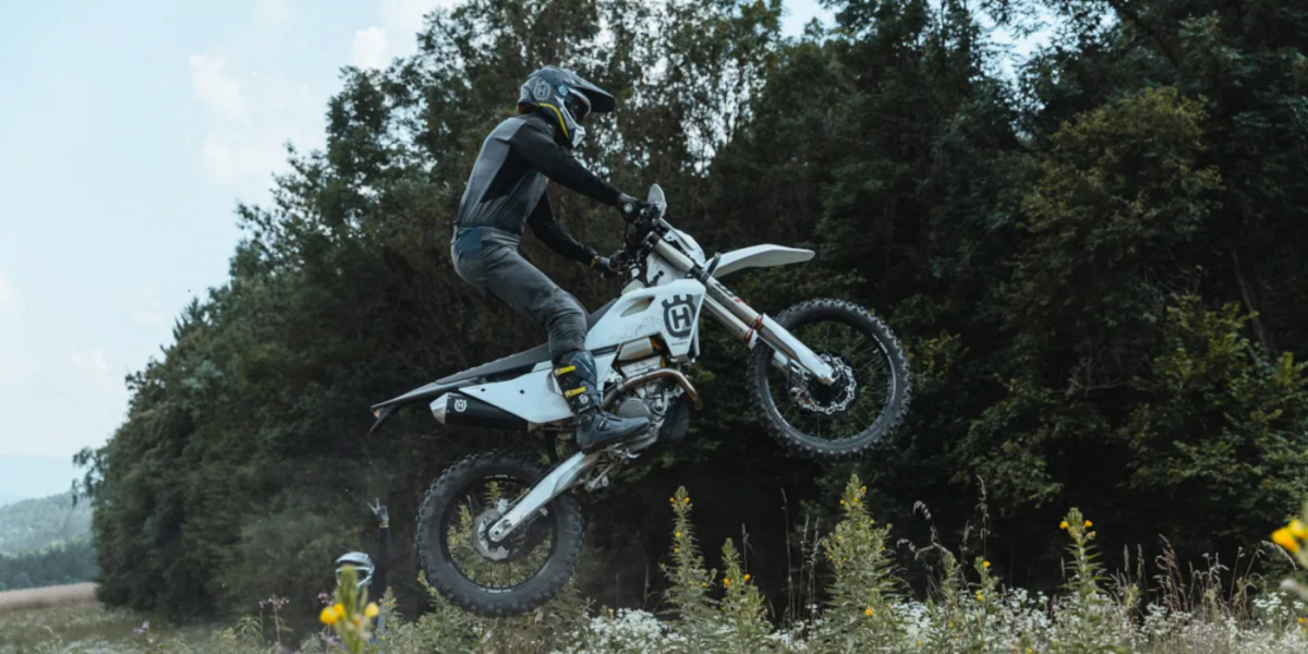 配備升級、越野性能再提升!2025年式Husqvarna TE 300 Pro、FE 350 Pro 正式發表