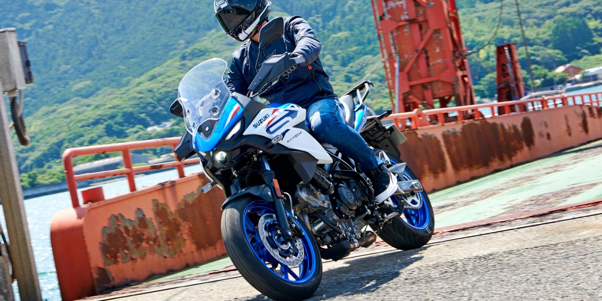 V缸不死還更科技！SUZUKI SV-7GX英國售價公開，滿配電控加進退快排，台灣售價預測40萬有找？