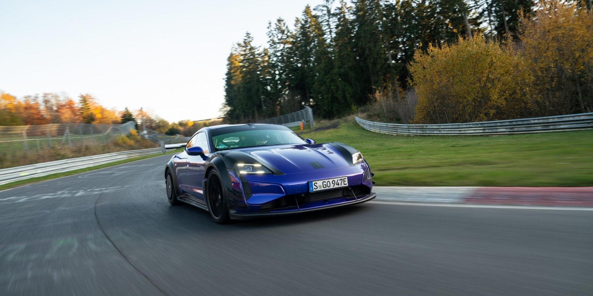 6分55秒！Porsche Taycan Turbo GT搭Manthey套件刷新紐柏林電動量產車圈速紀錄