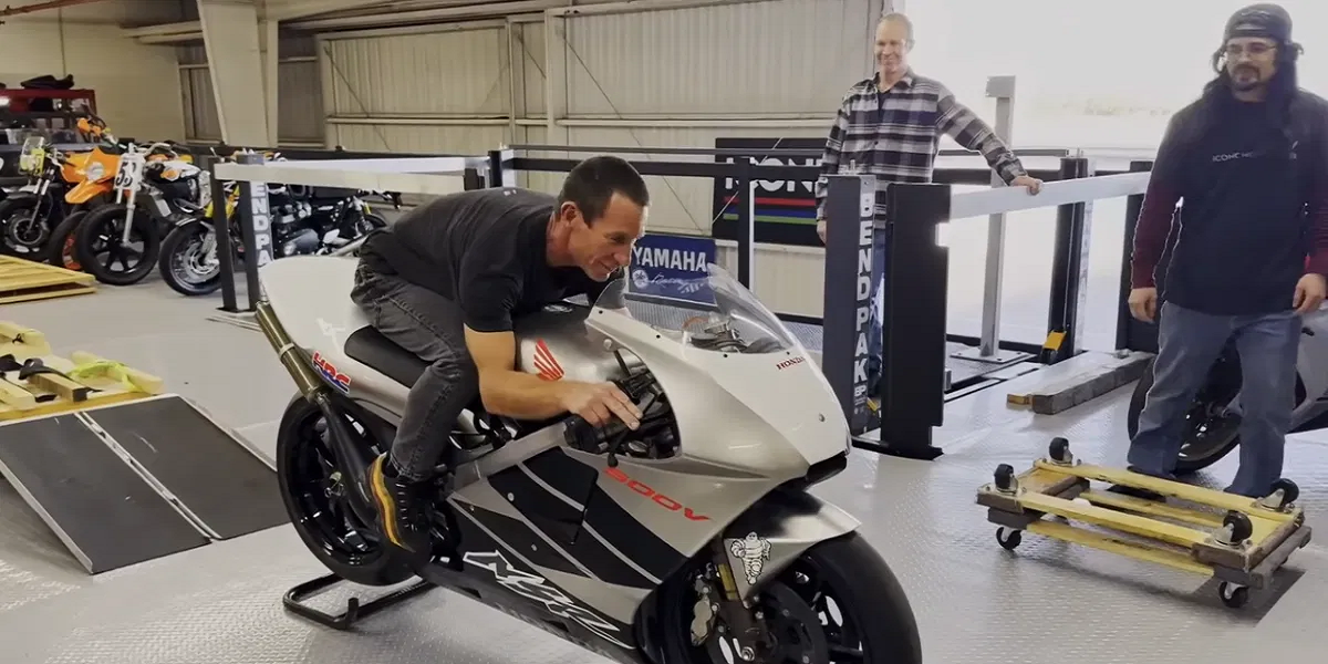刷新拍賣會史上最貴日本機車成交紀錄!全新未使用過Honda NSR500V以新台幣872萬元售出
