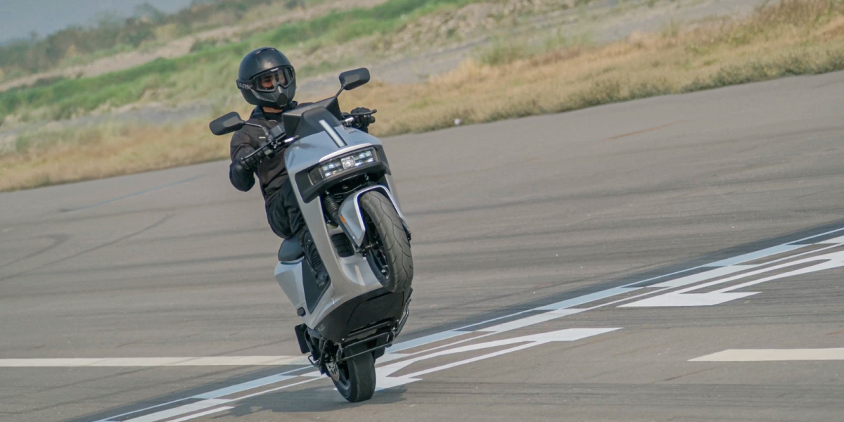 0-50km/h 只要 3 秒 真的快!Gogoro Pulse 熱血點滿的無聲速度機器