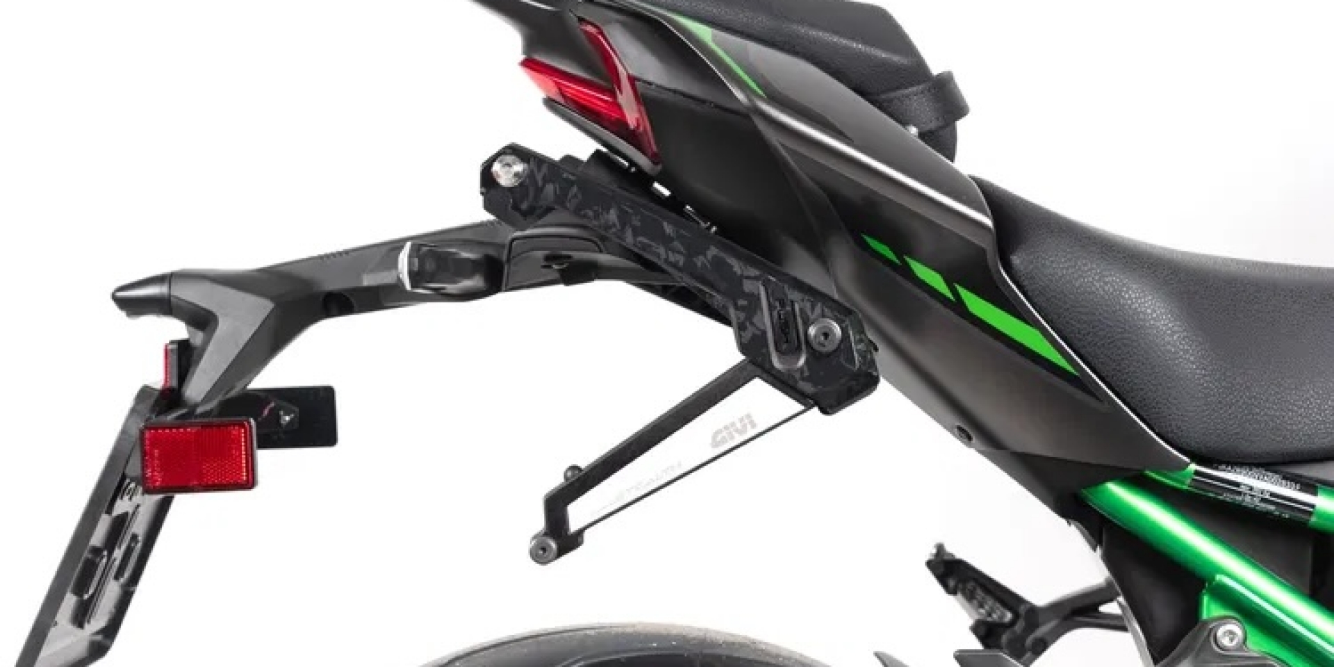 側箱不再破壞車尾線條！Givi 推出全新 Stealth 隱藏式側包固定架，終於不必在帥與實用之間二選一