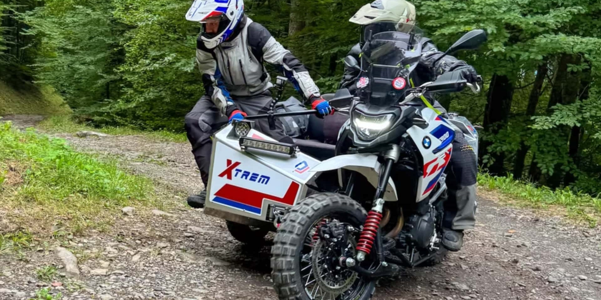 三輪也能越野？法國 DJ Side Cars 打造 BMW F 900 GS 硬派邊車
