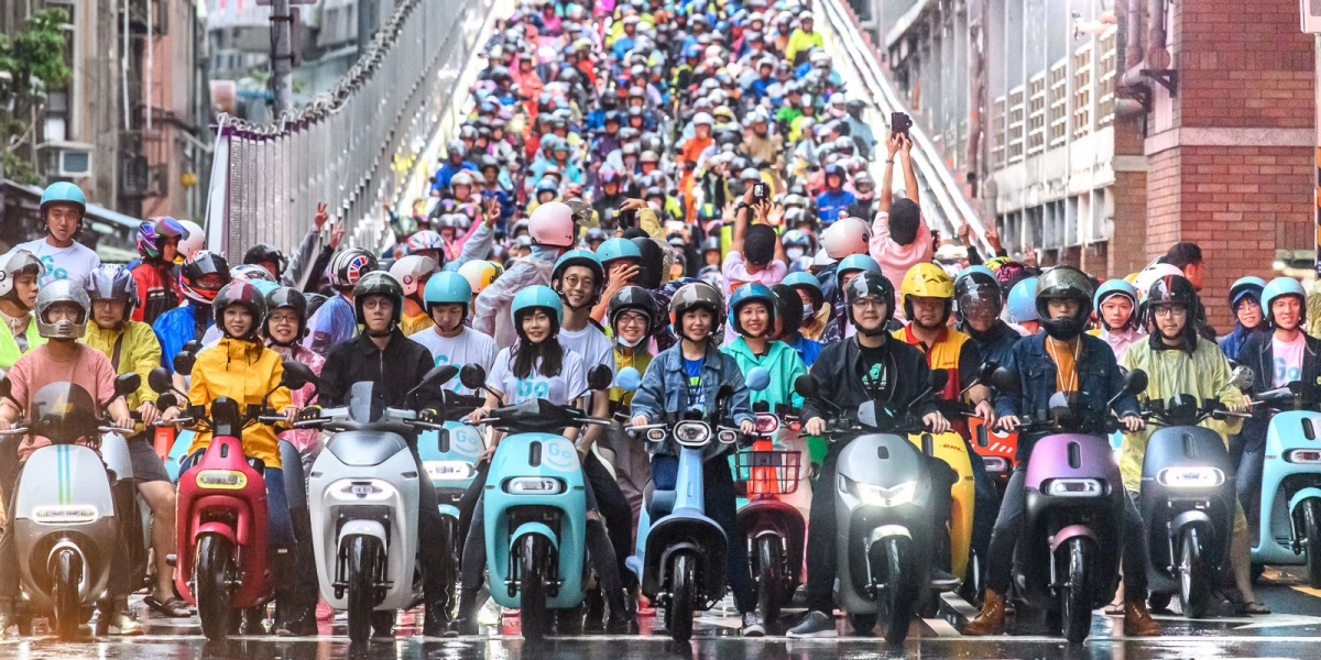 官方新聞稿。2019 年電動機車快閃台北橋突破 1,572 台  超越去年金氏世界紀錄  Gogoro、YAMAHA、A Motor 宏佳騰、GoShare 總動員