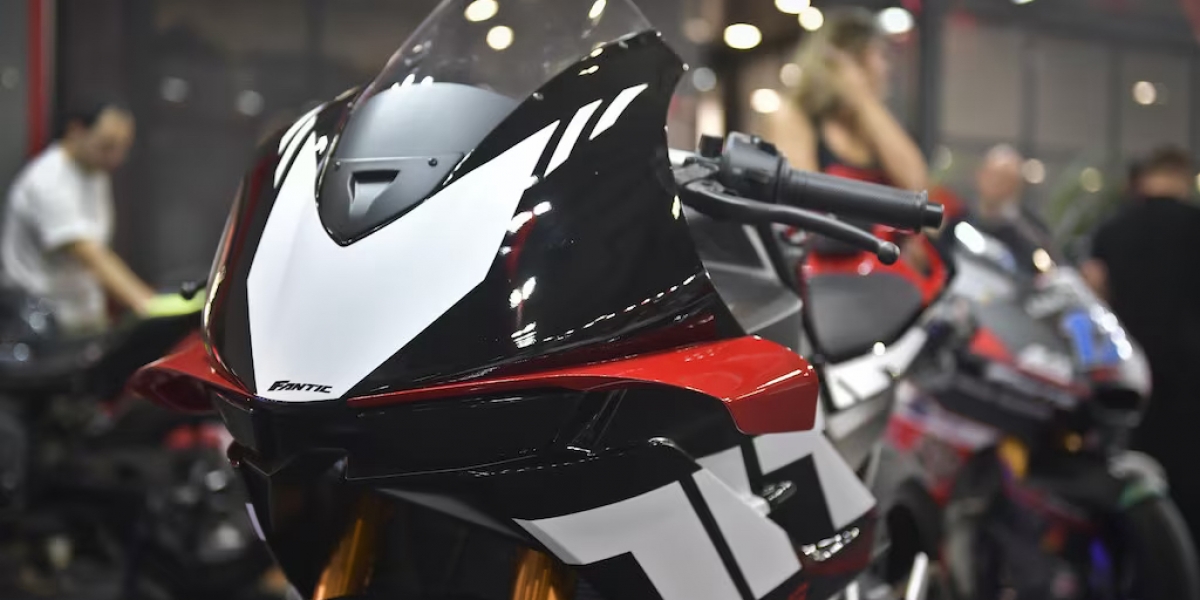白牌仿賽顏值擔當 Fantic Imola 125概念車米蘭車展亮相