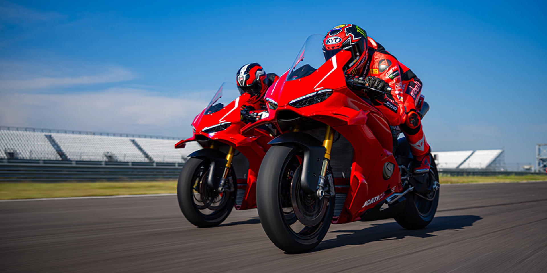 218 匹＋扭力提升 7%！全新 Ducati V4 R 發表。MotoGP 與 WSBK 的科技，小孩子才選擇 這台車全都要