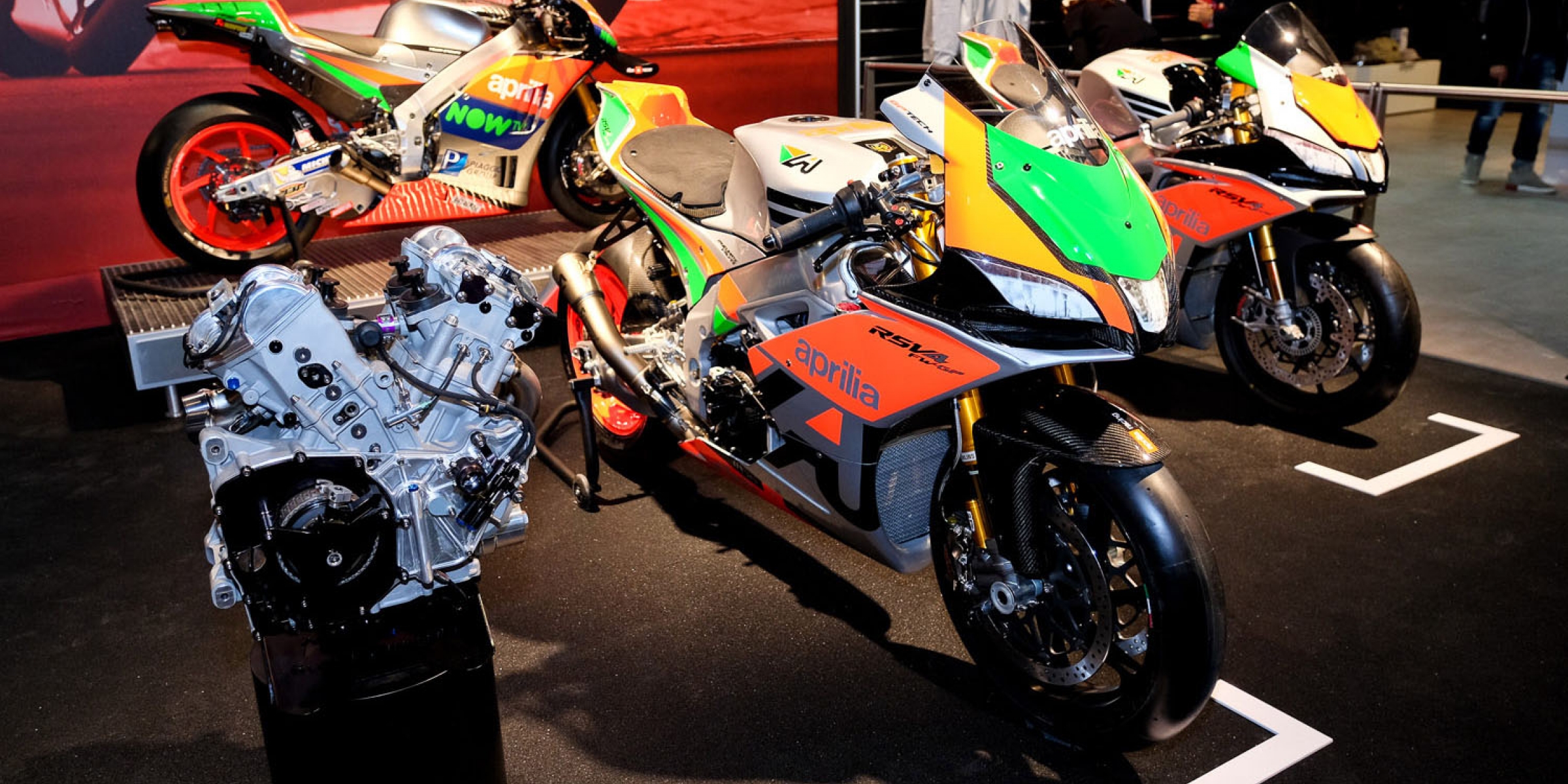 米蘭車展。GP廠車市售!APRILIA RSV4-RR GP公開