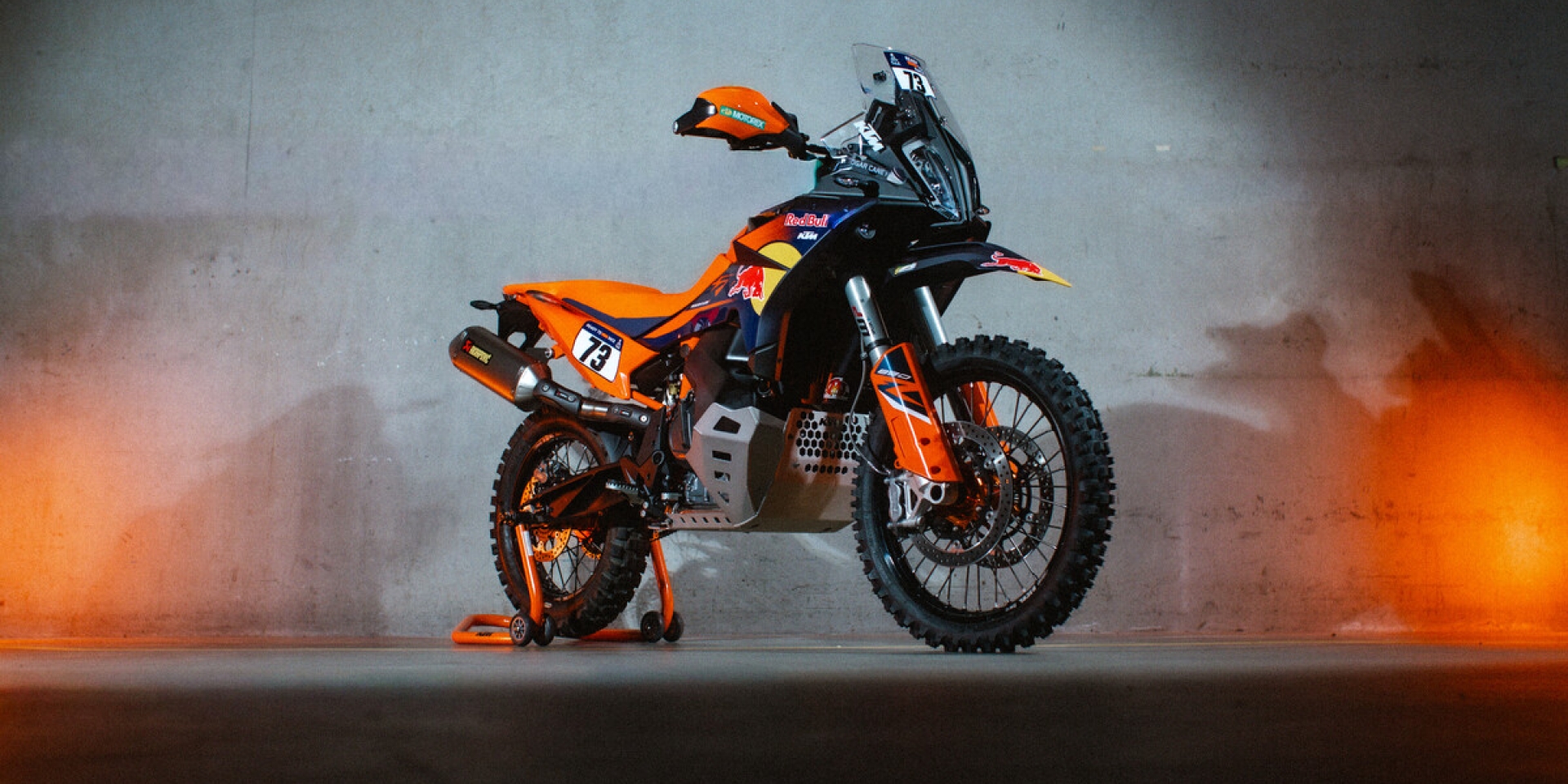 達卡拉力靈魂注入！2026 KTM 890 Adventure R Rally 限量發表，原廠幫你改好「頂天」懸吊！