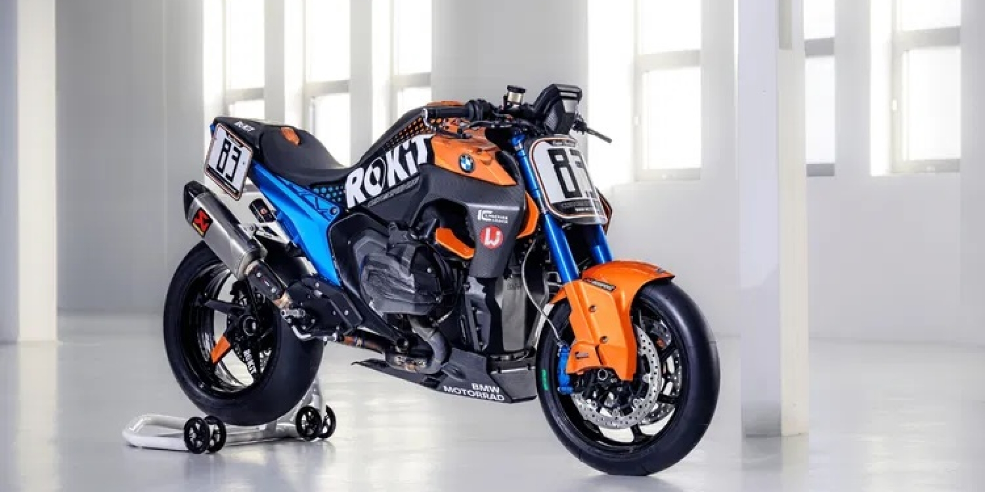 致敬 Daytona 傳奇！BMW 推出「R1300 R Superhooligan」客製紀念街車