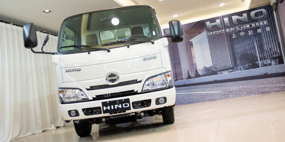 HINO 200系列 3.49噸貨車發表,和泰捐贈全台首台野生動物醫療車!
