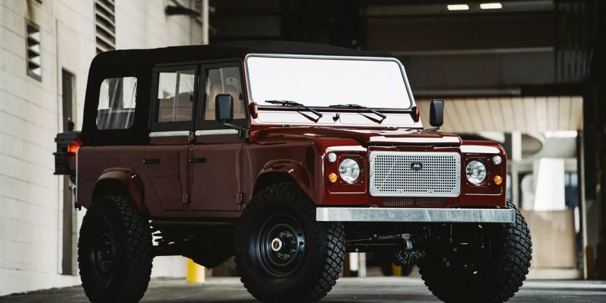 復刻翻新Land Rover Defender,Jeep平台、LT1引擎 賣770萬台幣起