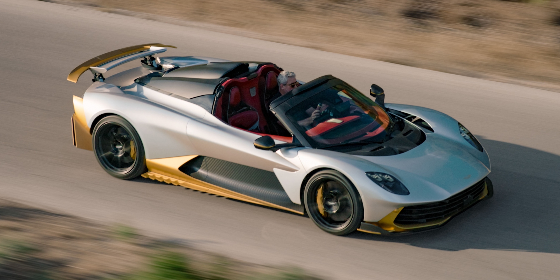 Aston Martin Valhalla Spider 敞篷登場！1064hp 插電油電，極速達 347km/h