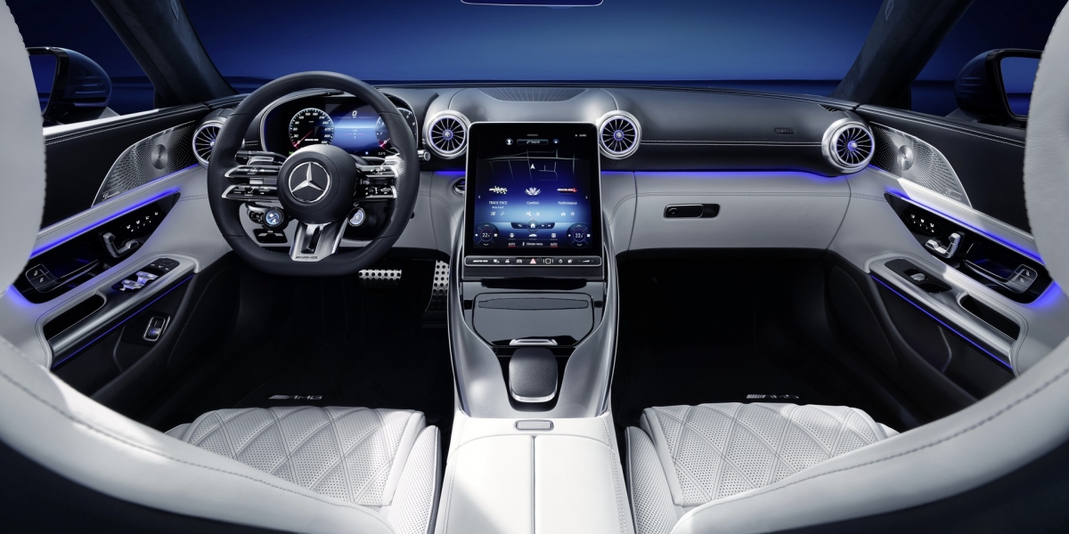 2+2座位回歸!Mercedes-AMG SL Roadster內裝曝光!