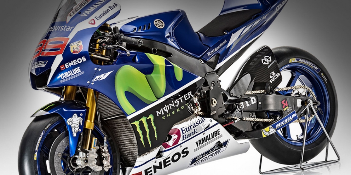 新舊廠車比一比。2015 YAMAHA M1 動態疊影