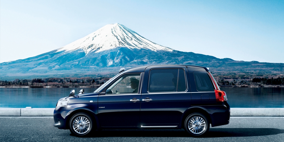 下班好累想在路上瞇一下?那就到TOYOTA JPN Taxi 上好好睡一覺吧