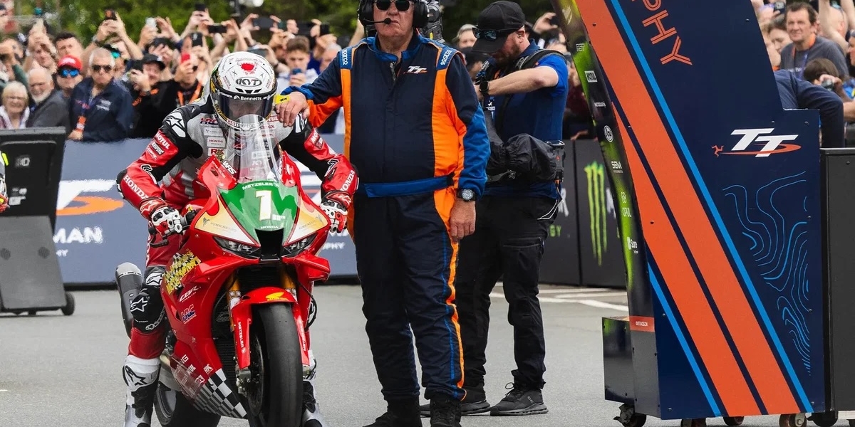 54 歲 John McGuinness 跑出生涯最快六圈 TT，均速 207.2km/h