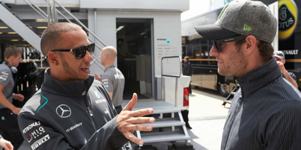 MotoGP比F1還要更硬派,至少F1世界冠軍Lewis Hamilton是這麼認為的!
