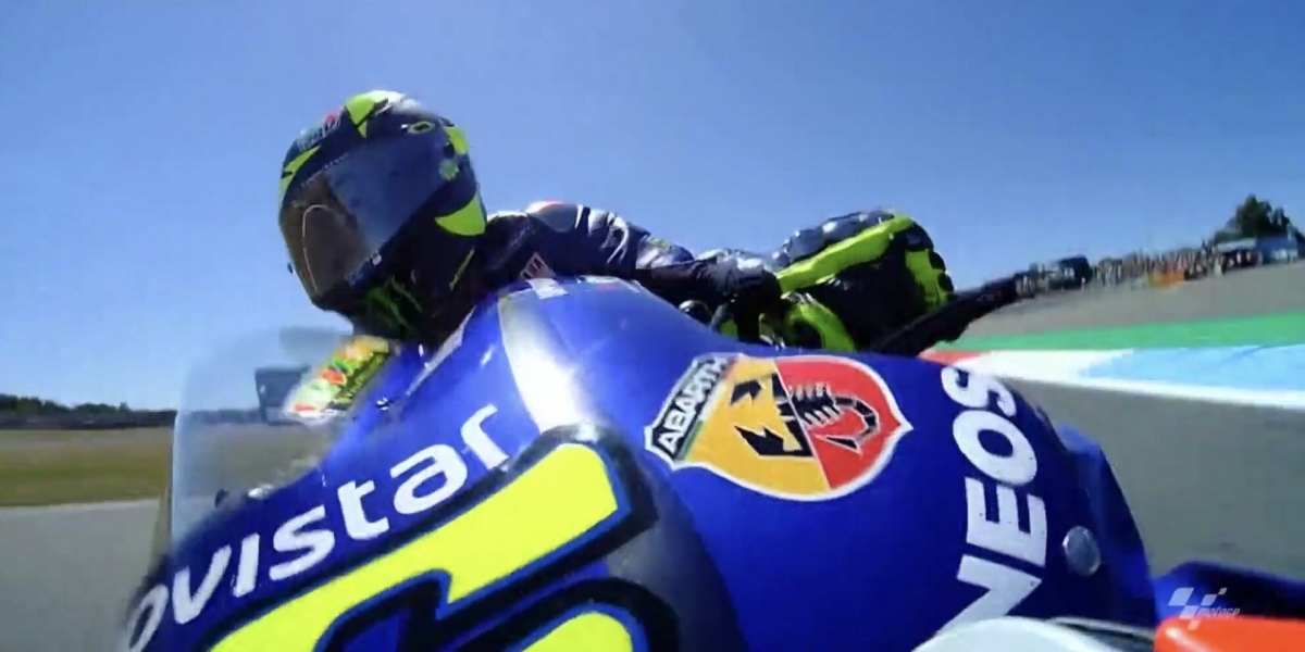 時速200公里的追撞!Valentino Rossi:上帝有保佑!