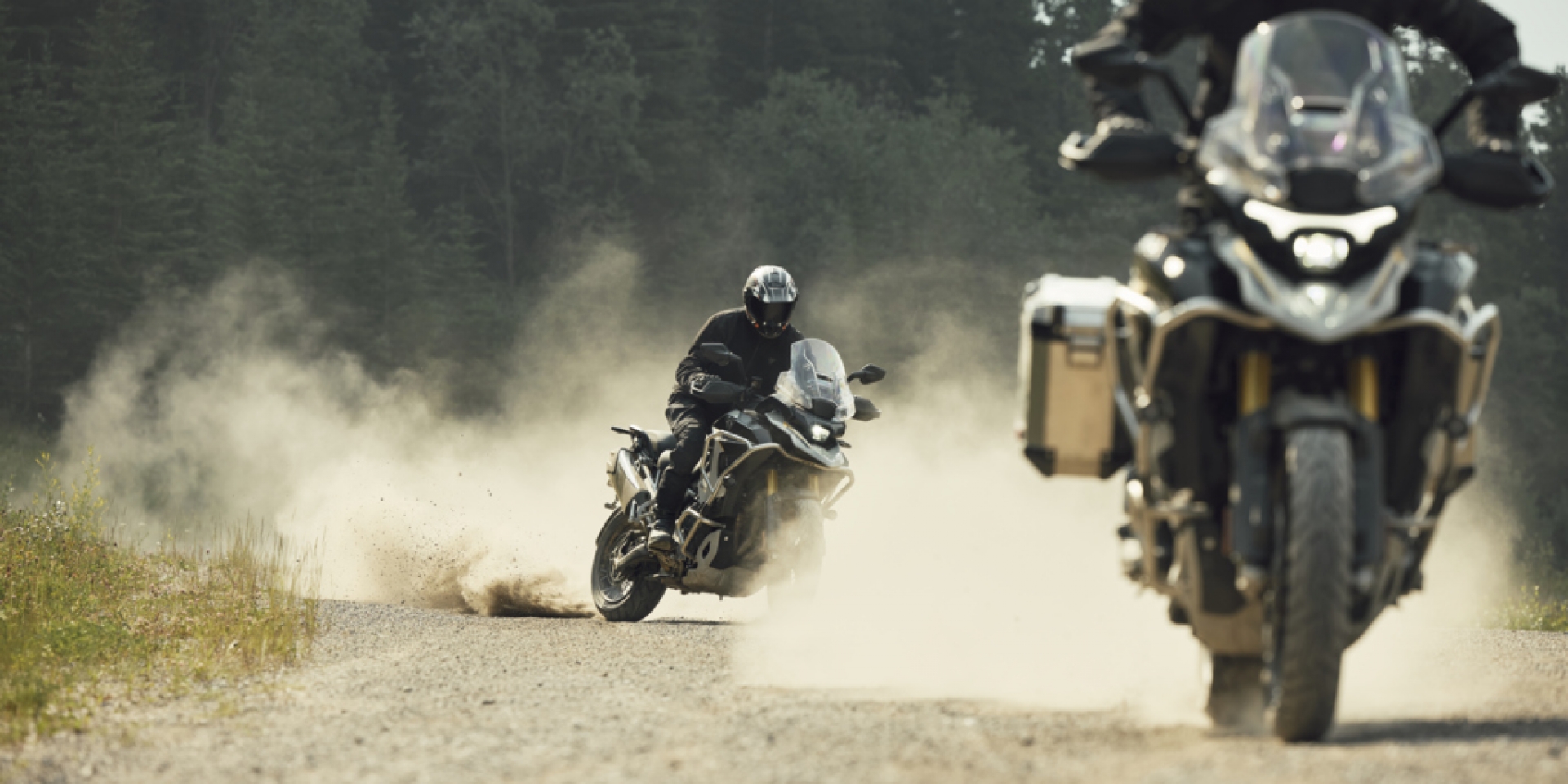 Triumph Tiger 1200 大改款登場！158 PS 三缸動力、790 mm 低座高，前後雷達與無線 CarPlay 一次到位