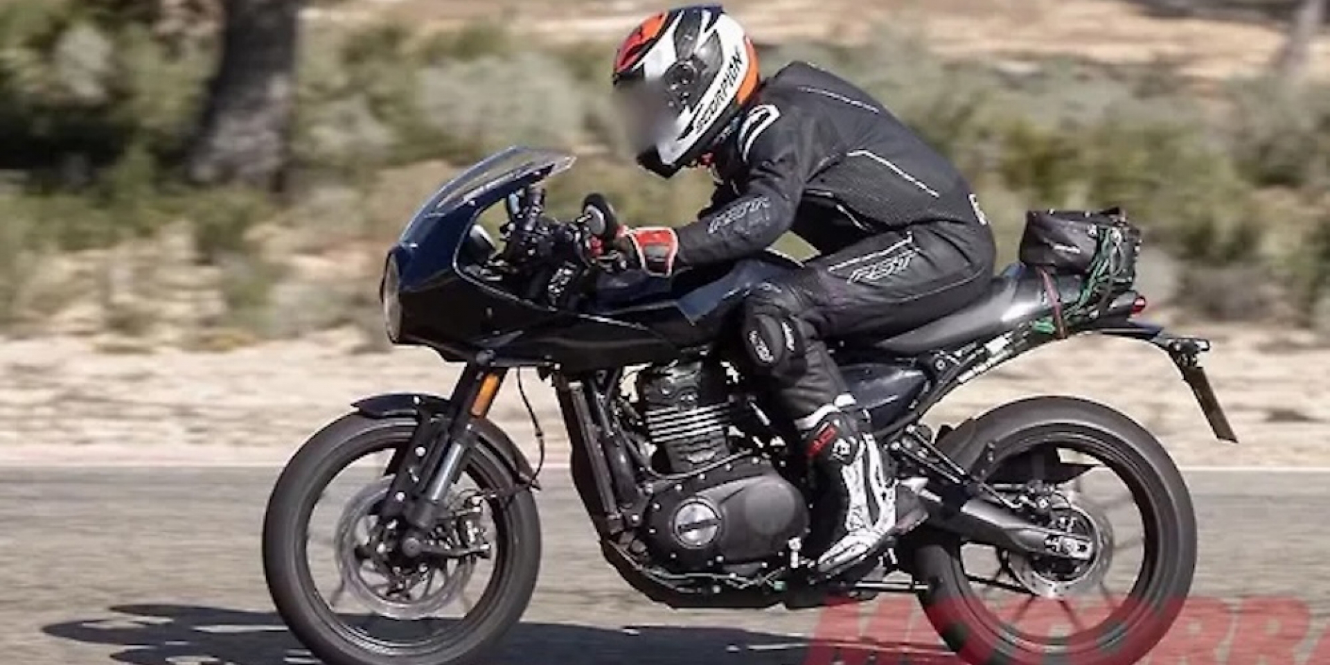 印媒爆料 Triumph Thruxton 400 八月發表，還有 Flat Tracker 400 沙地滑胎車準備登場！