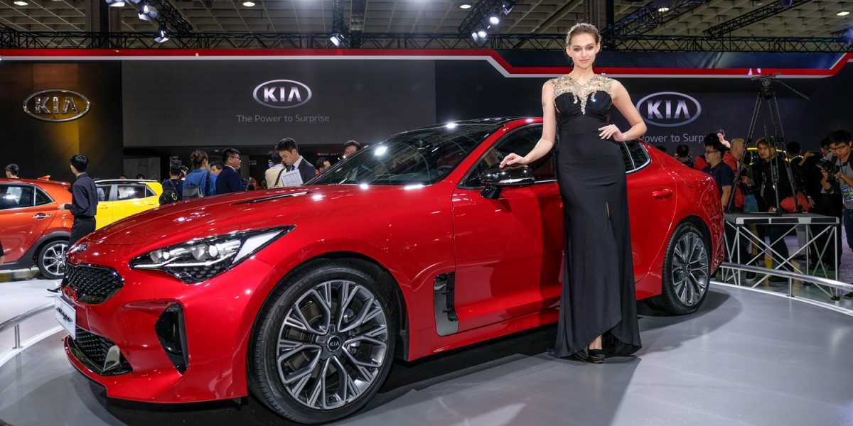 2018世界新車大展。這不是你認識的KIA,韓系轎跑Stinger GT熱血登場!